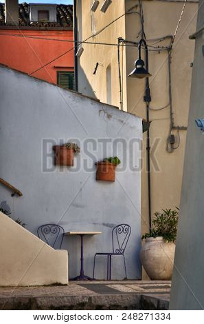 Termoli is a seaside resort famous for its very charming and ancient downtown.The old downtown has medieval origins, it is perched on a rocky promontory