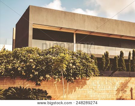 Rishon Le Zion, Israel -  June 28, 2018: Private Modern Houses On The Streets In Rishon Le Zion, Isr