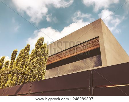 Rishon Le Zion, Israel -  June 28, 2018: Private Modern Houses On The Streets In Rishon Le Zion, Isr