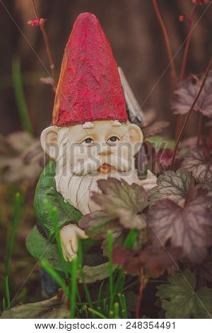 Cute Little Gnome Garden Model, Summer Decorative Statue, Outdoor Sculpture, Fantasy Figure In Grass