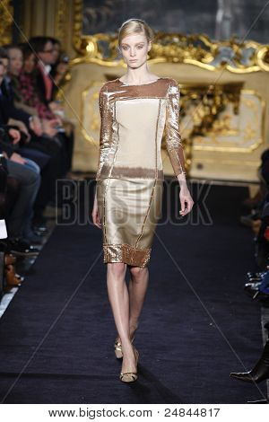 Aquilano Rimondi - pas startowy - kolekcja jesień/zima 2011 - Milan Fashion Week