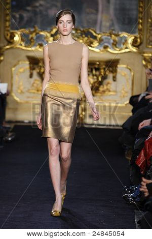 Aquilano Rimondi - pas startowy - kolekcja jesień/zima 2011 - Milan Fashion Week