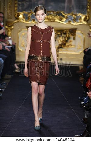 Aquilano Rimondi - pas startowy - kolekcja jesień/zima 2011 - Milan Fashion Week