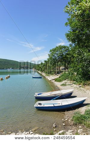 Rent Boats For Skiing And Fishing On The Picturesque Mountain Lake Abrau-durso. Summer Vacation At T