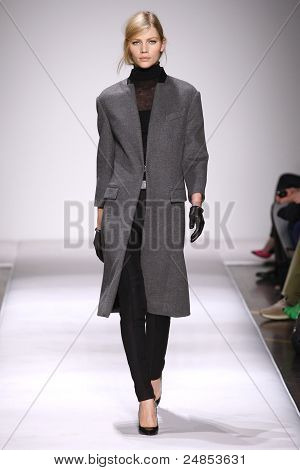 Gianfranco Ferre ฤดูใบไม้ร่วง/ฤดูหนาว 2011 คอลเลกชัน - มิลาน