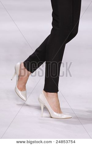 Gianfranco Ferre ฤดูใบไม้ร่วง/ฤดูหนาว 2011 คอลเลกชัน - มิลาน