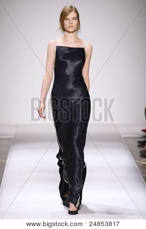 Gianfranco Ferre ฤดูใบไม้ร่วง/ฤดูหนาว 2011 คอลเลกชัน - มิลาน