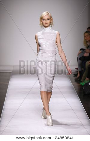 Gianfranco Ferre ฤดูใบไม้ร่วง/ฤดูหนาว 2011 คอลเลกชัน - มิลาน