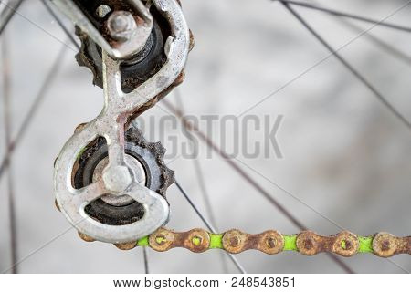 Close Up Rusty Old Metal Rear Derailleur On Rear Wheel Of Vintage Bicycle Shutterstock
