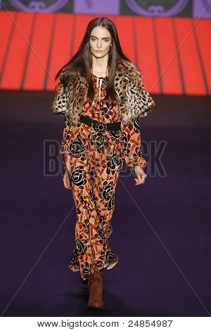 Anna Sui - pista - coleção Outono/Inverno 2011 - semana de moda de Nova York