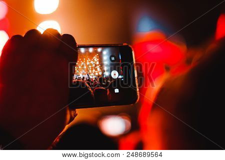 People Shoot On The Phone Rock Concert