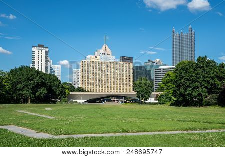 Pittsburgh, Pa - 3 July 2018: Skyline Of Pittsburgh With Wyndham Grand Hotel From Point State Park