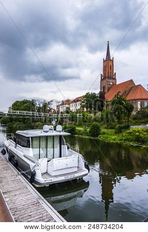 Rathenow Germany August 17, 2014: Bentley Mulsanne And Continental Gt During Test Drive
