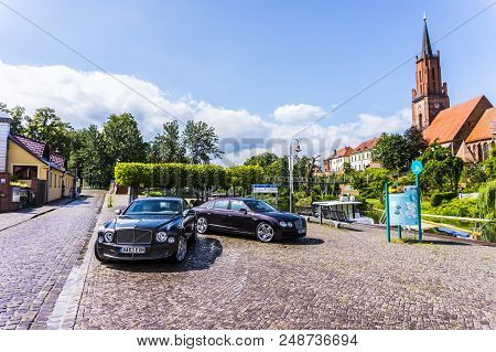 Rathenow Germany August 17, 2014: Bentley Mulsanne And Continental Gt During Test Drive