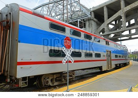 Nashville,tn,usa - Sep 27, 2015: Rta Music City Star Passenger Car At The Station In Downtown Nashvi