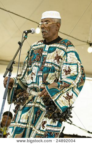 นักร้อง/นักเต้นจากวงอียิปต์เหลือ Rango