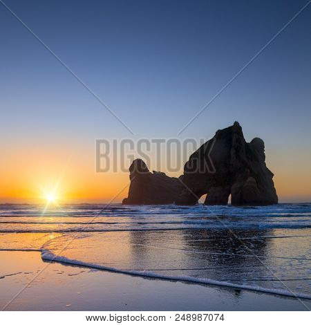 Wharariki Beach And Archway Islands, Tasman, New Zealand