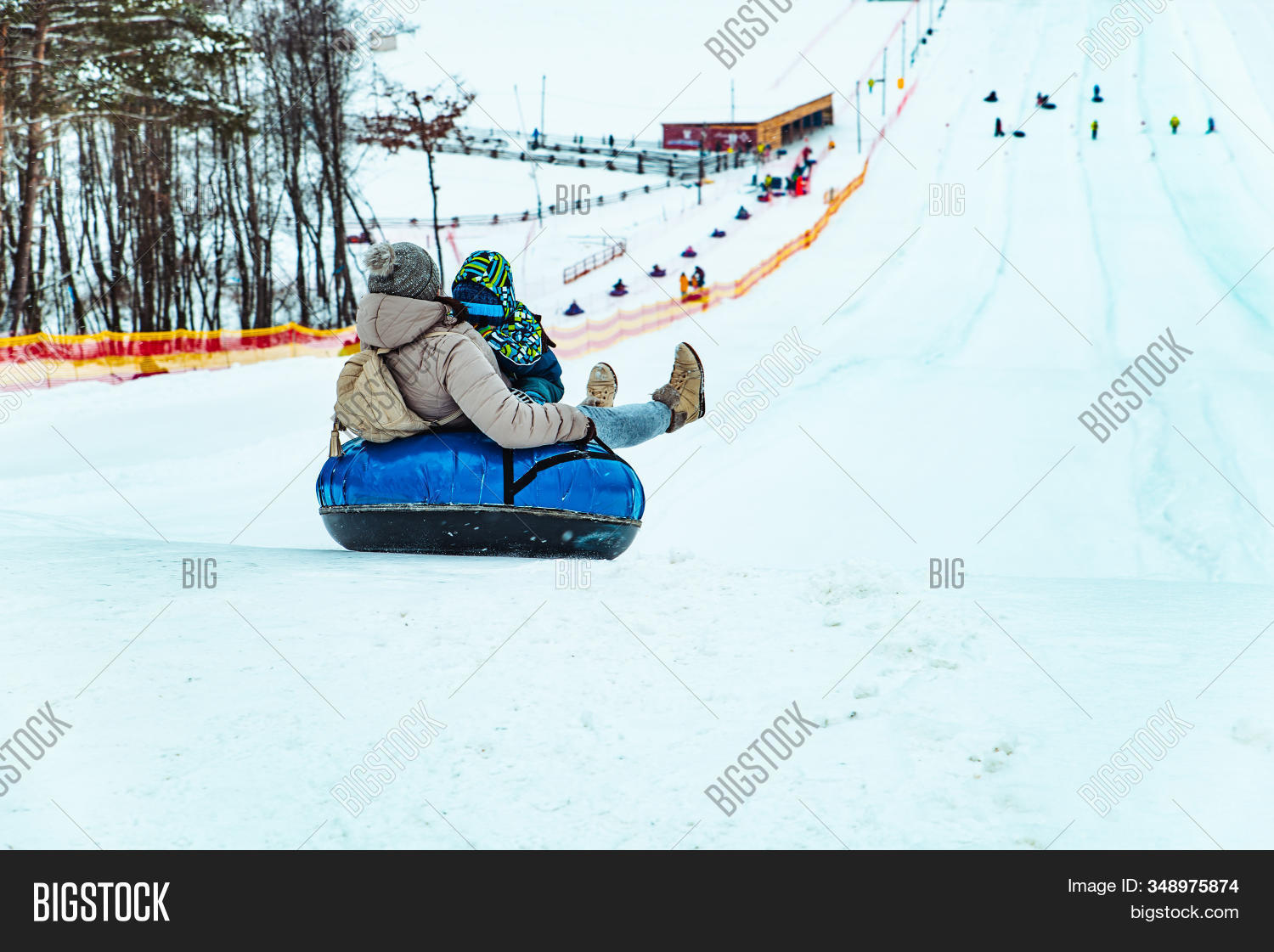 Sliding down hills. Sliding down hills. Швейцария gif природа. Sliding down hills. Швейцария горы альпы вертикальные.