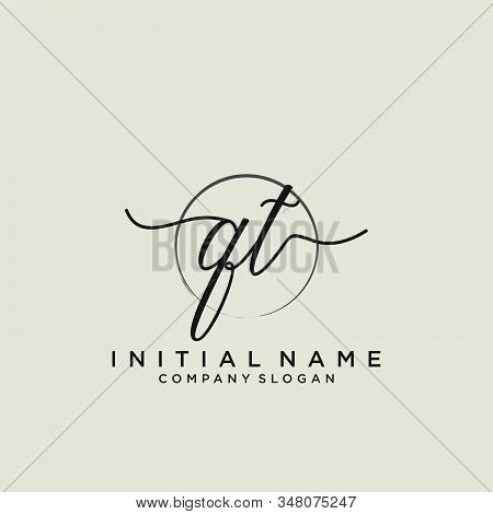 Qt Initial Handwriting Logo With Circle Template Vector.
