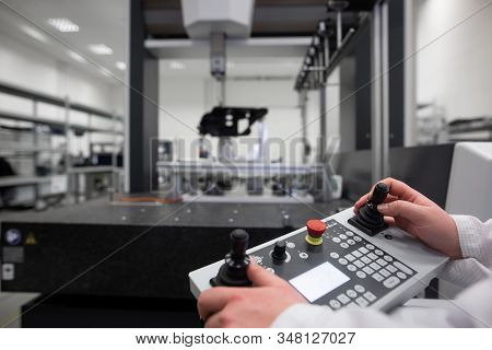 Quality Engineer Measuring Some Moldings By Professional 3d Measuring System Machine, Industrial Con