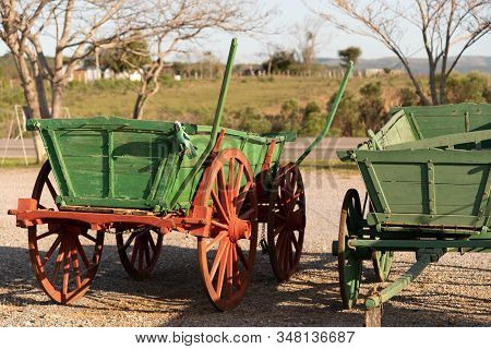 The Old Trailer And Its Historic Accessories 08