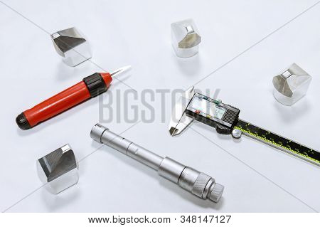 Calibration Bore Micrometer. Device For Accurate Measurement Of Hole Diameter. Metal Deburring Tool.