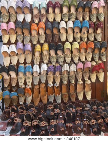 Kengät myytävänä