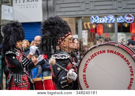 London, January 26, 2020. Shree Muktajeevan Swamibapa Pipe Band. Members Of Parade In London Chinato