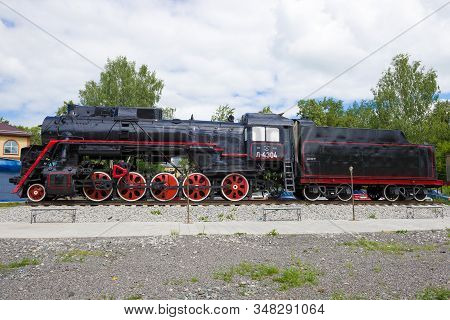 Sharya, Russia - July 01, 2019: Soviet Steam Locomotive Of The L Series - A Monument On The Sharya R