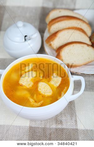 Suppe mit Knödel