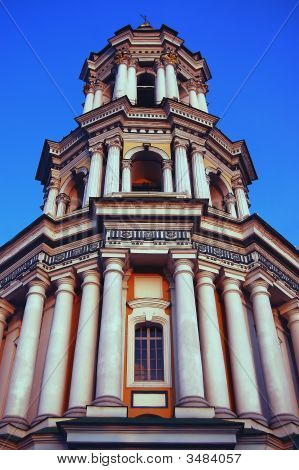 Kellotorni Kiev Lavra luolat