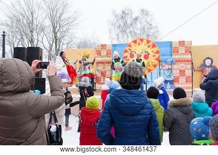 Holiday Pancake Week In Modern Belarus