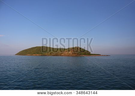 Daytime Island View In Thailand,chong Samaesarn Is A Popular Tourist Destination.