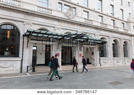 View Of The Front Of The Luxurious Hotel The Gresham Hotel In Dublin, Ireland