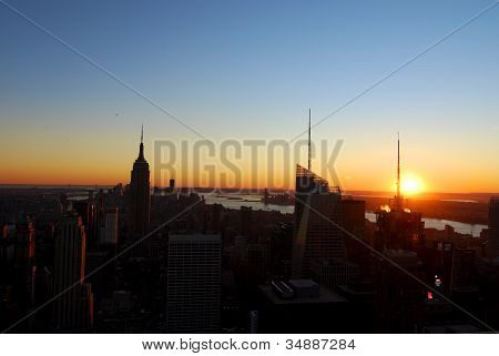 Sunset New Yorkissa