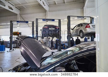 Murmansk, Russia - June 21, 2019: Service Center And Repair In Showroom With Cars Of Dealership Ford