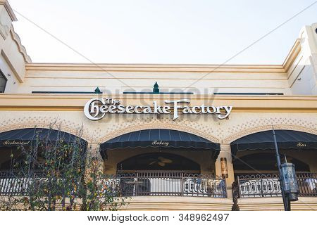 Los Angeles/usa- 01.12.20 :  Cheesecake Factory Restaurant At The Grove Shopping Mall