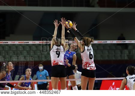 Istanbul, Turkey - September 09, 2021: Turkish Airlines Vs Aydin Buyuksehir Belediyespor Sultans Lea