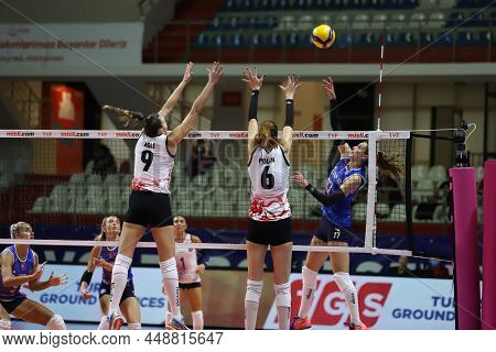 Istanbul, Turkey - September 09, 2021: Turkish Airlines Vs Aydin Buyuksehir Belediyespor Sultans Lea