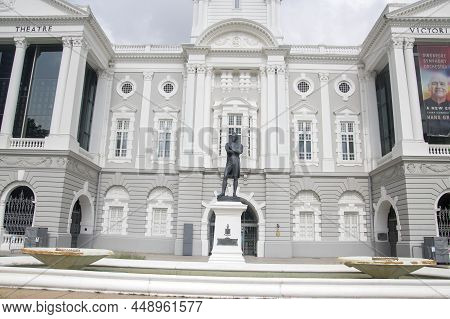Singapore Dec 26 2021: Victoria Theatre And Concert Hall Building Facade View, In Neo-classical Styl