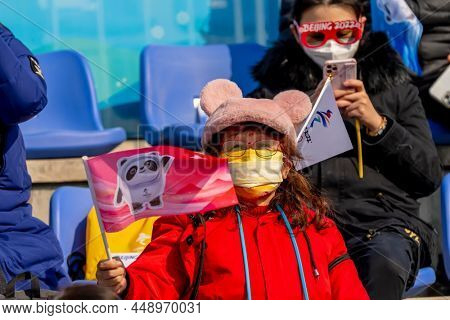 February 09, 2022 - Beijing, Shijingshan, CHN: Fans cheer on their favorite athletes during the BEIJING 2022:  Freestyle Skiing Men's at the Big Air Shougang during the 2022 Beijing Winter Olympics