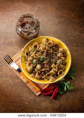 integral orecchiette with dried tomatoes