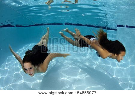Underwater Girls