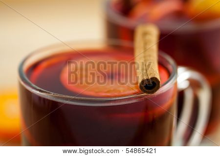 Mulled Wine With Cinnamon