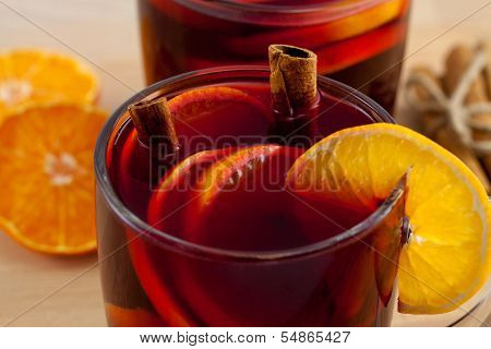 Mulled Wine With Cinnamon