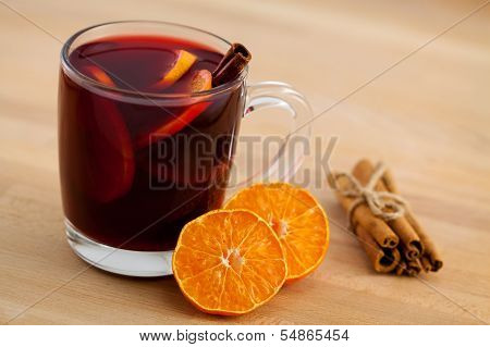 Mulled Wine With Cinnamon
