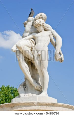 Estátua em Tuileries