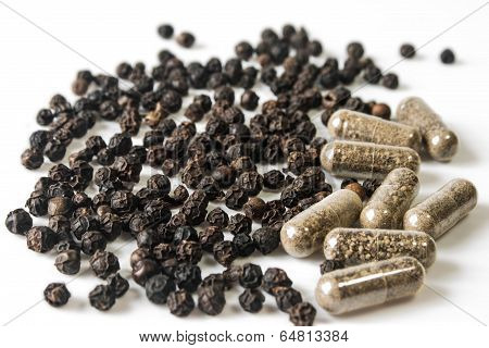 Black pepper and Capsules.