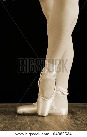A Ballet Dancer Standing On Toes While Dancing Artistic Conversion