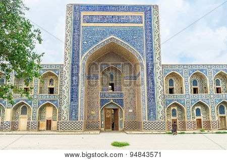 The Decorated Courtyard
